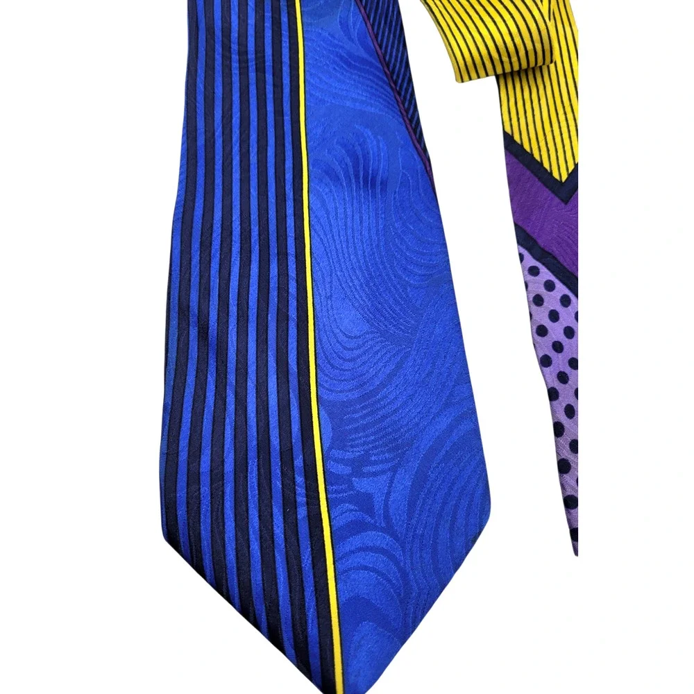 Great Colorful Gianni Versace Vintage Italian Silk Tie Men's Blue Gold Purple